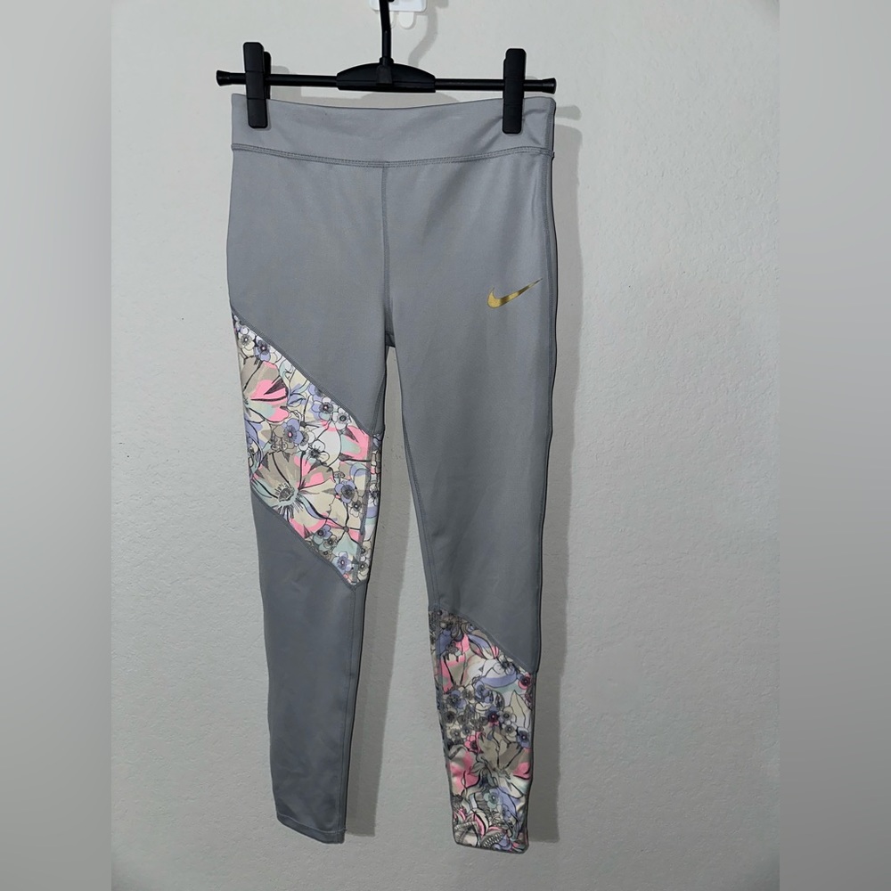 Nike Girls' One Energy‎ Dri-FIT Gray Mushroom
Print Tight Fit Legging KIDS XL - Picture 3 of 8